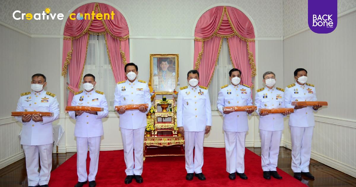 มอบผ้าไตรพระราชทานและย่ามที่ระลึกโครงการทุนเล่าเรียนหลวงสำหรับพระสงฆ์ไทย