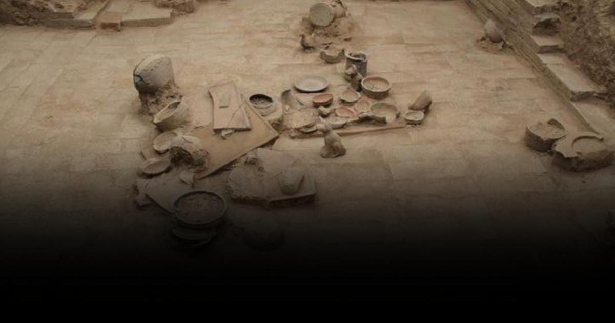 ซีอันขุดค้นหลุมศพโบราณ พบ ‘กระเบื้องจารึก’ ลายมังกร
