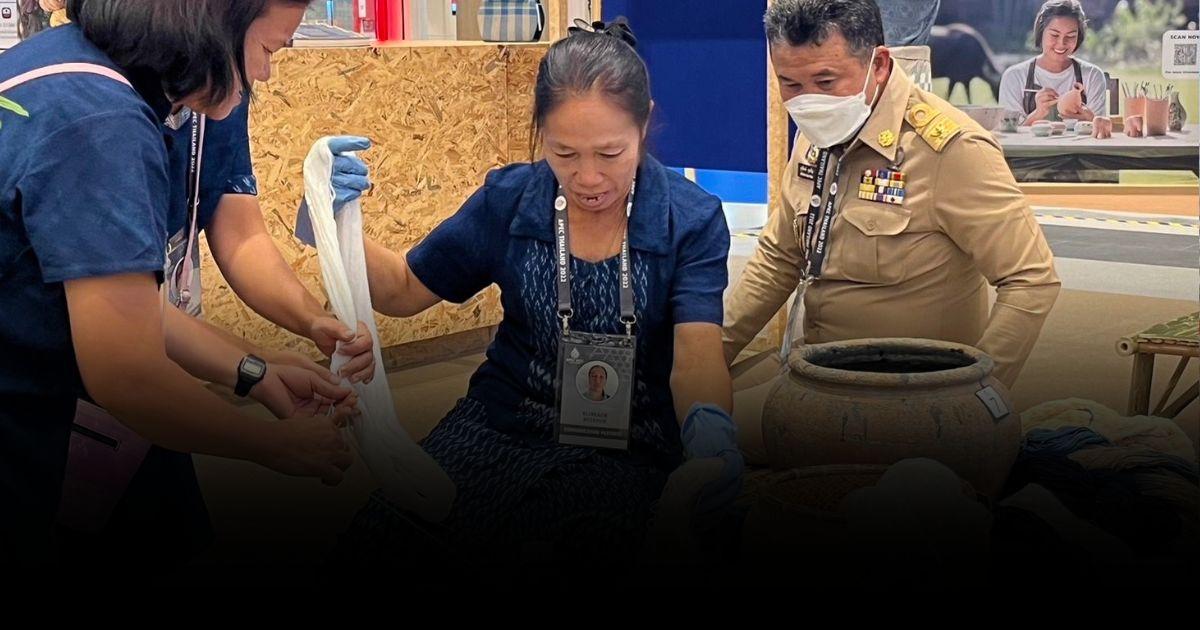 ผ้าคราม “ดอนกอยโมเดล” โชว์ผ้าไทยสู่เวทีโลก APEC2022