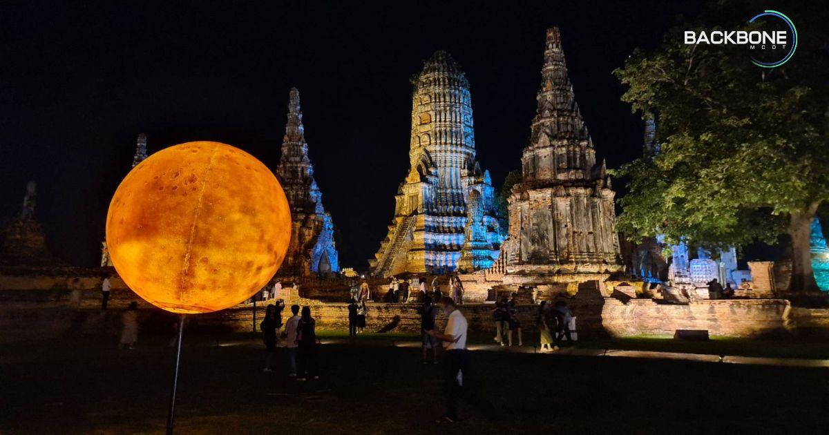 อีกมุมของอยุธยา โบราณสถานท่ามกลางแสงไฟ