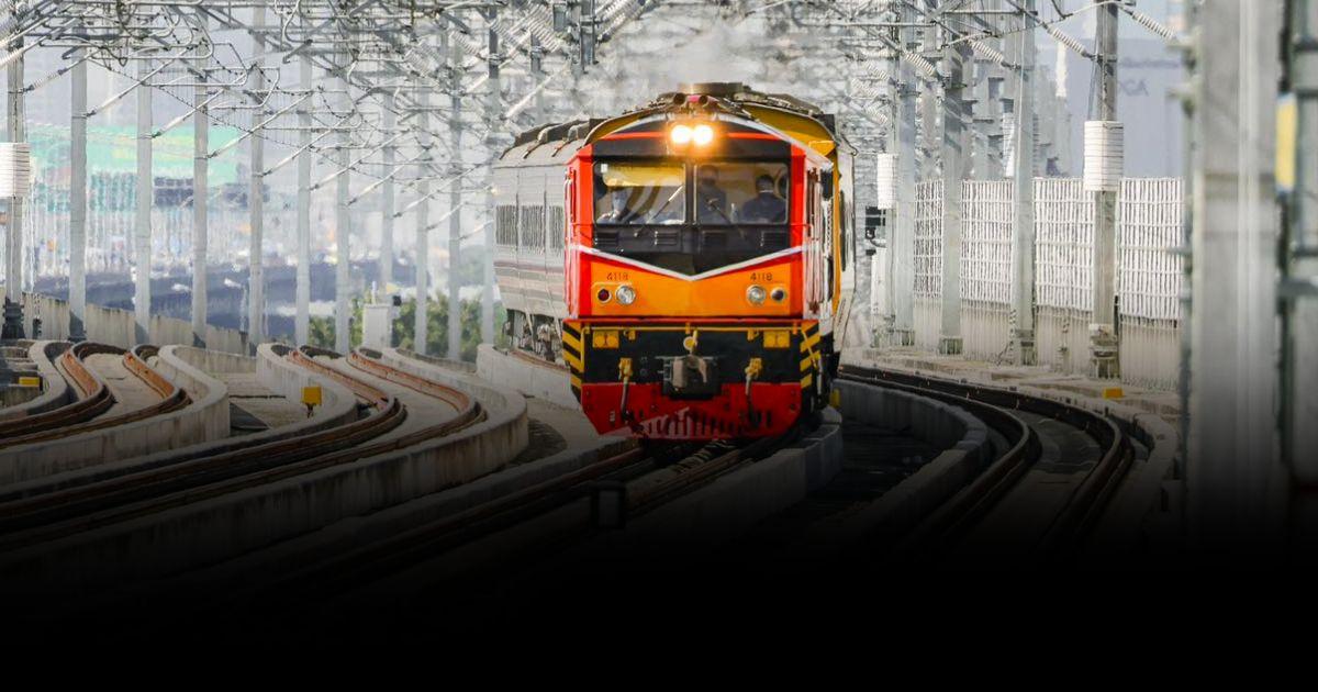 สถานีกลางกรุงเทพอภิวัฒน์ จำหน่ายตั๋วโดยสารรถไฟวันแรก